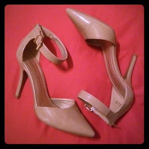 Chinese Laundry tan heels